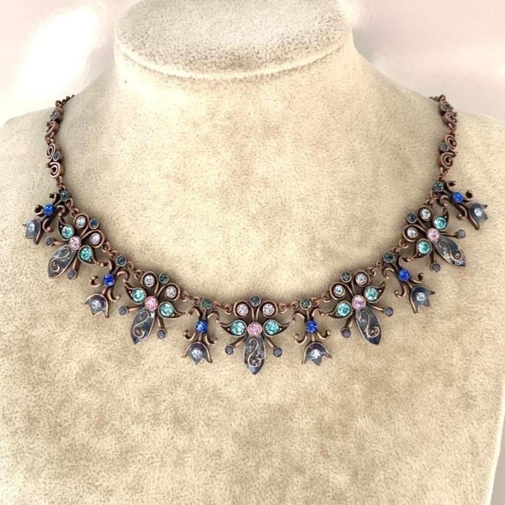 Avon Enamel Necklace Tulip fairycore With Box